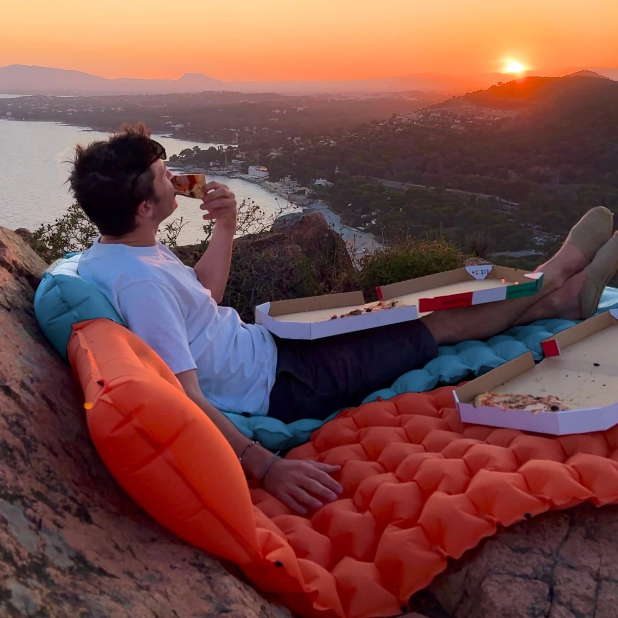Matelas Coziya coucher de soleil montagne